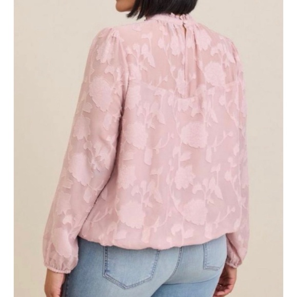๐ Chiffon Clip Floral Bubble Hem Blouse 2 2X 18 20 NWT Torrid New! Pink - Picture 3 of 6